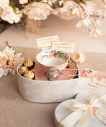 Prezenty dla Mamy zestawy w welurowych i ozdobnych pudełkach  prezent dla Mamy czekoladki, prezent na dzień mamy filiżanka z zaparzaczem, prezent dla mamy w ozdobnym pudełku8