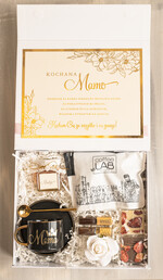 Prezenty dla Mamy zestawy w welurowych i ozdobnych pudełkach  pomysły na prezenty na dzień mamy, boxy prezentowy dla mamy z filiżanką , pomysł na prezent z okazji dnia Mamy, filiżanka z napisem Mama0