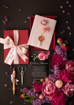 Prezenty dla Mamy kartki i magnesy na lodówkę z życzeniami  Pomysł prezent dla Mamy, Kartka z zyczeniami na Dzień Mamy w pudełeczku z lakiem i kwiatkami 0