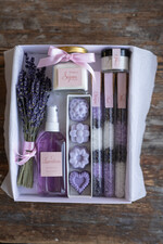 Prezenty dla Mamy Zestawy kosmetyczne  Praktyczny  Prezent dla Mamy na Urodziny  Lawendowy Zestaw Kosmetyków Lawendowych 1