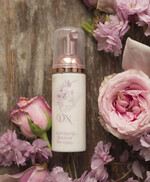 Prezenty dla Mamy Zestawy kosmetyczne  Pomysł na Praktyczny Prezent dla Mamy Zestaw Szlafrok Welurowy z Napisem i Kosmetyki oraz Roller11