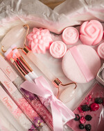 Prezenty dla Mamy Zestawy kosmetyczne  Pomysł na Prezent dla Mamy Różany  Zestaw Kosmetyczny Praktyczny Upominek dla Mamusi na urodziny 3