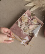 Prezenty dla Mamy biżuteria, pudełka, szkatułki na biżuterie  welurowe pudełko z kwiatami i życzeniami dla Mamy, flower box, prezent dla Mamy, pudełko z kwiatami dla Mamy, pomysł na prezent na dzień Mamy5