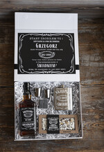 Prezenty dla świadków boxy prezentowe dla Świadka  pudełko prezentowe dla świadka czy zostaniesz moim świadkiem, etykieta na butelkę, box dla świadka z czekoladą i piersiówką, prezent dla świadka0