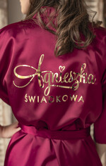 Prezenty dla świadków szlafrok dla świadkowej prezent dla świadkowej satynowy szlafrok z napisem, szlafrok dla świadkowej, druhny, bordowy satynowy szlafrok na sesję zdjęciową 0