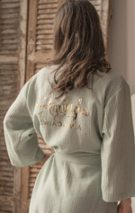 Szlafroki Ślubne z Napisami Szlafrok Ślubny dla Panny Młodej przewiewny bawełniany szlafrok dla Panny Młodej, szlafrok z muślinu z napisami, szlafrok dla Panny Młodej na sesję zdjęciową, muślin w kolorze miętowym3