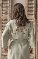 Szlafroki Ślubne z Napisami Szlafrok Ślubny dla Panny Młodej przewiewny bawełniany szlafrok dla Panny Młodej, szlafrok z muślinu z napisami, szlafrok dla Panny Młodej na sesję zdjęciową, muślin w kolorze miętowym5