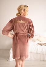 Szlafroki Ślubne z Napisami Szlafrok dla Świadkowej / Druhny / Mamy Prezent dla Świadkowej Welurowy Szlafrok  z Napisem Świadkowa szlafrok dla świadkowej na sesję zdjęciową 2