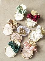 wieczór Panieński podziękowania za wieczór panieński satynowagumka do włosów prezent na wieczór panieński, Scrunchies podziękowania za wieczór panieński, upominek dla przyjaciółek na wieczorze panieńskim 5