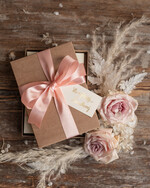 Prezenty dla świadków podziękowania dla świadkowej Podziękowanie  dla Świadkowej Kartka w pudełeczku Bransoletka serce w pudełeczku 2