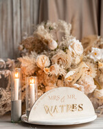 Numery na stół welurowe złote akrylowe  Stojak z numerkiem na stół Pary Młodej, tabliczka ecru na stol Pary Mlodej, welurowy numerek na stół weselny tabliczka na stół weselny w stylu glamour6