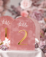 Numery na stół welurowe złote akrylowe  Stojak z numerkiem na stół Weselny, tabliczka na stol weselny, welurowy numerek na stół weselny tabliczka na stół weselny w stylu glamour5