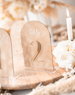 Numery na stół welurowe złote akrylowe  Stojak z numerkiem na stół Weselny, tabliczka na stol weselny, welurowy numerek na stół weselny4