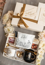  Prezenty dla Młodej Pary  Zestawy z Filiżanką lub Kubkiem Fajny pomysł na prezent ślubny dla Młodej Pary, co dać zamiast kwiatów Parze Młodej, filiżanki dla Pary młodej z napisami, box z filiżankami dla Pary Młodej0