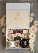  Prezenty dla Młodej Pary  Zestawy z Filiżanką lub Kubkiem Prezenty ślubne, prezent ślubny dla Młodej Pary, zestaw z filiżanką dla Pary Młodej, co dać zamiast kwiatów Parze Młodej, filiżanki dla Pary Młodej, box z filiżankami dla Pary Młodej na ślub0