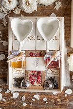  Prezenty dla Młodej Pary  Zestawy z Filiżanką lub Kubkiem Praktyczny prezent ślubny filiżanki dla Młodej Pary serca, prezent dla Młodej Pary 1