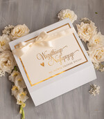  Prezenty dla Młodej Pary  Zestawy z Filiżanką lub Kubkiem Praktyczny Prezent ślubny dla Młodej Pary, zestaw z filiżanką dla Pary Młodej, co dać zamiast kwiatów Parze Młodej, filiżanki dla Pary Młodej z napisami, box z filiżankami dla Pary Młodej na ślub6