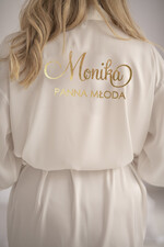 Prezenty dla Panny Młodej  Zestawy ze Szlafrokiem pomysł na prezent dla Panny Młodej satynowy szlafrok ze Złotymi Literami   11