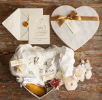 Prezenty dla Panny Młodej  Zestawy ze Szlafrokiem pomysł na prezent dla Panny Młodej Welurowy Szlafrok z Napisami   2