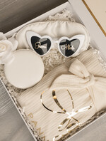 Prezenty dla Panny Młodej  Zestawy ze Szlafrokiem prezent dla Panny Młodej , pomysł na prezent od świadkowej szlafrok z napisami, Box prezentowy dla Panny Młodej ze szlafrokiem, zestaw prezentowy dla Panny Młodej 3