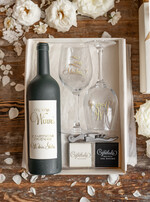  Prezenty dla Młodej Pary  zestawy i akcesoria do wina i drinków Pomysłowe prezenty na ślub dla Pary Młodej, naklejka na butelkę z dedykacją, kieliszki z napisami Mąż Żona, pomysł na prezent dla Pary Młodej 1