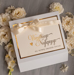  Prezenty dla Młodej Pary  zestawy i akcesoria do wina i drinków Co dać na prezent dla Młodej Pary, Co warto dać na prezent ślubny, eleganckie złote kieliszki mąż i żona, prezenty dla Młodej Pary8