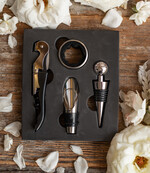  Prezenty dla Młodej Pary  zestawy i akcesoria do wina i drinków Praktyczny prezent ślubny dla Młodej Pary zestaw do trunków, naklejka na butelkę  4