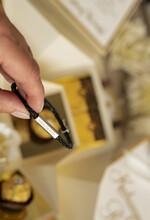 Prezenty, Podziękowania dla Rodziców zestawy słodkości, pudełka na prezenty  Najmodniejsze podziękowanie dla Rodziców, prezent bombonierka podziękowanie Rodzicom, exploding box z bransoletkami, różą i czekoladkami zestaw prezentowy dla Mamy i Taty na Ślub8