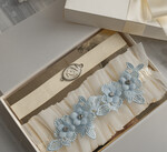 Panna Młoda  podwiązki ślubne tiulowa podwiązka dla Panny Młodej, podwiązki dla Panny Młodej z ozdobnymi kamieniami, dwie podwiązki ślubne, podwiązka dla Panny Młodej z inicjałami Pary Młodej2