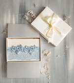 Panna Młoda  podwiązki ślubne koronkowa niebieska podwiązka, niebieska podwiązka dla Panny Młodej, niebieska koronkowa podwiązka ślubna, delikatna podwiązka dla Panny Młodej0