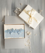 Panna Młoda  podwiązki ślubne koronkowa niebieska podwiązka, niebieska podwiązka dla Panny Młodej, niebieska koronkowa podwiązka ślubna, delikatna podwiązka dla Panny Młodej2