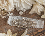 Panna Młoda  podwiązki ślubne koronkowa podwiązka dla Panny Młodej zdobiona kryształkami, elastyczna koronka w kolorze białym z kamieniami2