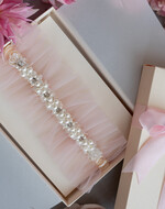 Panna Młoda  podwiązki ślubne podwiązka ślubna tiulowa, podwiązka ślubna dla Panny Młodej z perełkami, podwiązka dla Panny Młodej z tiulu z koralikami, podwiązka z tiulu2