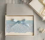 Panna Młoda  podwiązki ślubne niebieska podwiązka dla Panny Młodej, niebieska koronkowa podwiązka ślubna z ozdobnym kamieniem, delikatna podwiązka dla Panny Młodej0