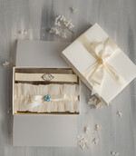 Panna Młoda  podwiązki ślubne tiulowa podwiązka dla Panny Młodej, podwiązki dla Panny Młodej z ozdobnymi kamieniami, dwie podwiązki ślubne, podwiązka dla Panny Młodej z inicjałami Pary Młodej3