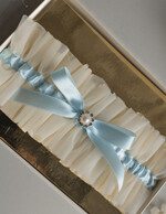 Panna Młoda  podwiązki ślubne podwiązka ślubna tiulowa z niebieską wstążką, podwiązka ślubna dla Panny Młodej z niebieską kokardką, podwiązka dla Panny Młodej z tiulu2