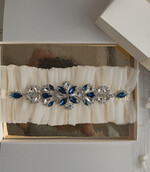 Panna Młoda  podwiązki ślubne podwiązka ślubna tiulowa, podwiązka ślubna dla Panny Młodej z niebieskimi ozdobnymi kamieniami, podwiązka dla Panny Młodej z tiulu z ozdobnymi kamieniami4