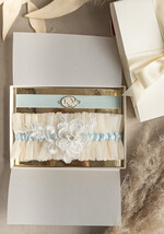 Panna Młoda  podwiązki ślubne tiulowa podwiązka ślubna, niebieska podwiązka ślubna, inicjały na podwiązce ślubnej, błękitna podwiązka z koronką, podwiązka ślubna koronkowa 1