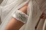 Panna Młoda  podwiązki ślubne  podwiązka z miękkniego tiulu z kryształkami dla Panny Młodej, śmietankowa podwiązka ślubna tiulowa, ecru podwiązka ślubna1