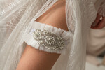 Panna Młoda  podwiązki ślubne  podwiązka z miękkniego tiulu z kryształkami dla Panny Młodej, śmietankowa podwiązka ślubna tiulowa, ecru podwiązka ślubna2