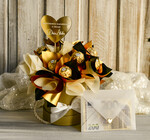  Prezenty dla Młodej Pary  flowerbox, kartki z życzeniami, pudełka na prezenty Elegancki flowerbox ze słodyczami to wyjątkowy prezent dla Młodej Pary. Piękna kompozycja w ozdobnym pudełku tworzy elegancki i gotowy do wręczenia upominek na ślub2