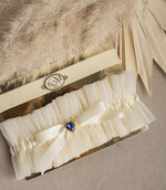 Prezenty dla Panny Młodej  podwiązki ślubne  prezent z okazji ślubu dla Panny Młodej, podwiązka dla Panny Młodej, podwiązka ślubna z inicjałami, podwiązka z niebieskim dodatkiem, elegancka i subtelna podwiązka dla Panny Młodej5