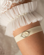 Prezenty dla Panny Młodej  podwiązki ślubne  Zestaw dwóch podwiązek ślubnych dla panny młodej w pudełeczku z kartką, box prezentowy na wieczór panieński, kremowa presonalizowana tiulowa podwiazka ślubna prezent od świadkowej dla panny młodej1