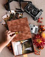 Albumy ślubne Pudełka na zdjęcia  pudełko na zdjęcia welurowe pudełko na zdjęcia ślubne, pamiątka ślubu, pudełko od fotografa dla pary młodej, pamiątkowe pudełko na zdjecia slubne, złote napisy na pudełku7