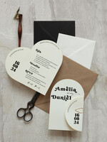 Zaproszenia ślubne Proste i Nowoczesne  zaproszenia ślubne z ozdobnym spinaczem, minimalistyczne zaproszenia na ślub w kształcie serca, delikatne zaproszenia slubne proste wzory zaproszeń ślubnych0