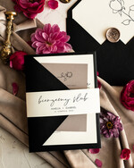 Zaproszenia ślubne Proste i Nowoczesne  nowoczesne zaproszenia slubne w kolorze ecru z czarna kopertą, proste zaproszenia na ślub, delikatne zaproszenia slubne, eleganckie zaproszenia na slub3