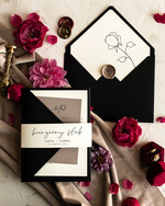 Zaproszenia ślubne Proste i Nowoczesne  nowoczesne zaproszenia slubne w kolorze ecru z czarna kopertą, proste zaproszenia na ślub, delikatne zaproszenia slubne, eleganckie zaproszenia na slub0