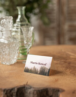 Winietki Nowoczesne prosta forma  winietki weselne z grafiką góry i las  delikatna grafika na winietkach ślubnych, proste i eleganckie winietki na stół weselny, wizytówki ślubne ecru z grafiką1