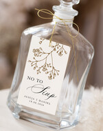 Zawieszki na butelki Nowoczesne prosta forma  zawieszki na butelki weselne, zawieszki weselne z imionami pary młodej, karteczki na weselny trunek, zawieszki ślubne, delikatne zawieszki na alkohol na weselu1