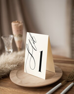 Numery na stół Nowoczesne prosta forma  Eleganckie numerki na stół weselny, numeracja stołów weselnych, proste i delikatne numerki na stoły weselne, dekoracja stołu weselnego 2